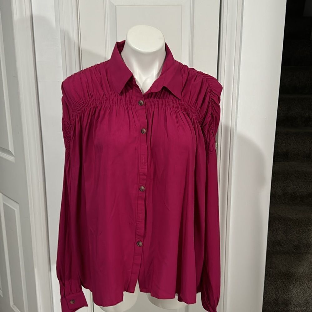 ANDREE by UNIT BLOUSE SIZE M .NWOT